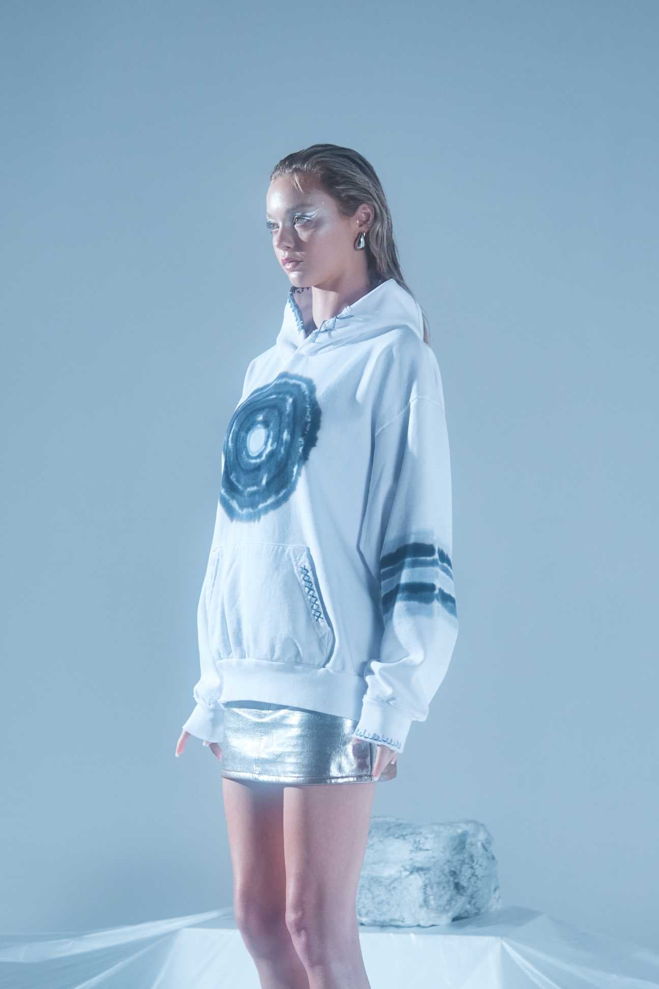 PORTAL HOODIE in WHITE